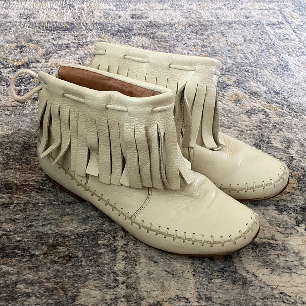 Steve Madden Leather Fringe Moccasin Flat Ankle Boots Shawnee Booties Cream 7